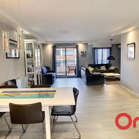 De Standing Trois Chambres, Centre Apartment *